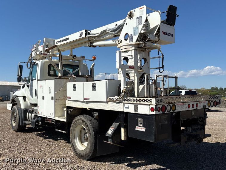 image for item OB9579 2018 International 7500 digger derrick truck