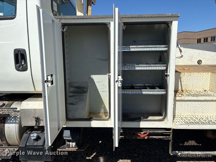 image for item OB9579 2018 International 7500 digger derrick truck