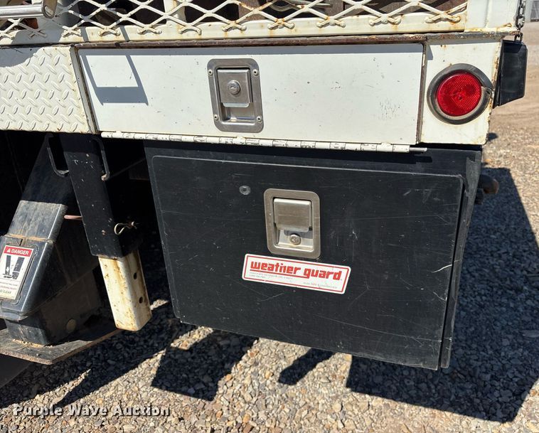 image for item OB9579 2018 International 7500 digger derrick truck