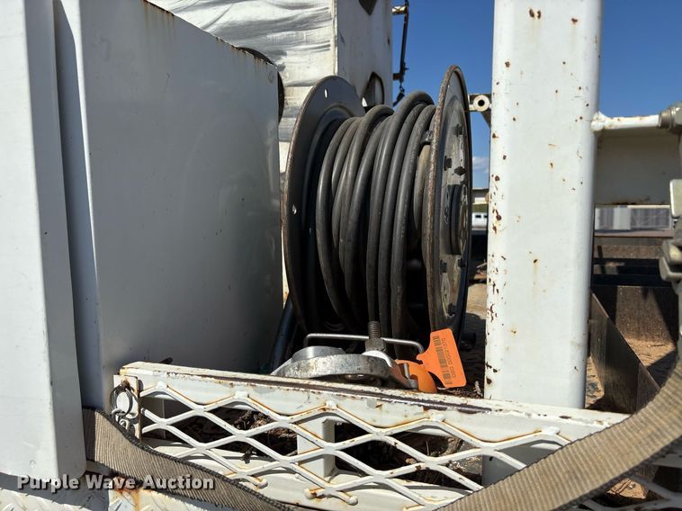 image for item OB9579 2018 International 7500 digger derrick truck