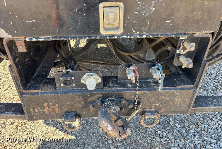 image for item OB9579 2018 International 7500 digger derrick truck