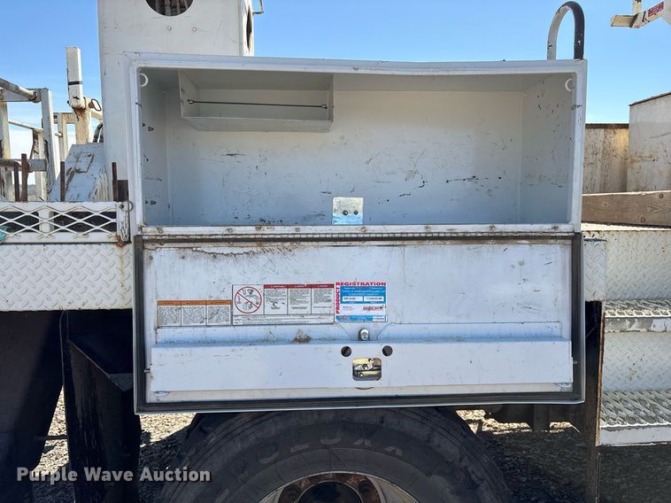 image for item OB9579 2018 International 7500 digger derrick truck