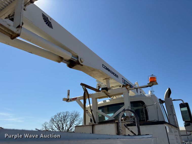 image for item OB9579 2018 International 7500 digger derrick truck