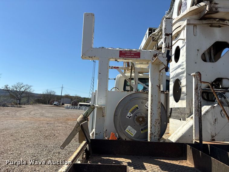 image for item OB9579 2018 International 7500 digger derrick truck