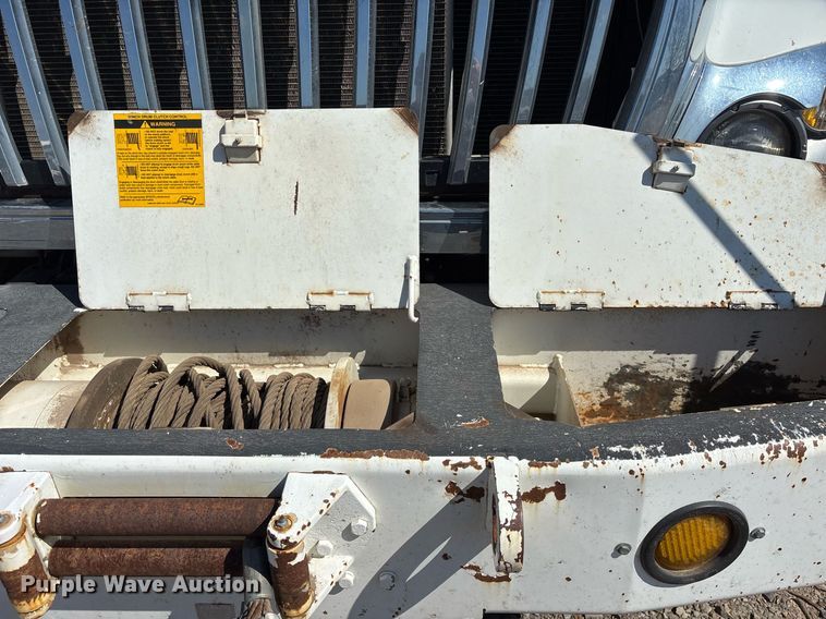 image for item OB9579 2018 International 7500 digger derrick truck