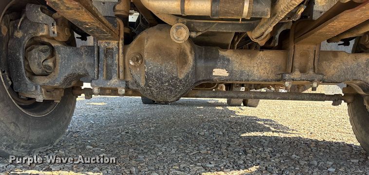 image for item OB9579 2018 International 7500 digger derrick truck