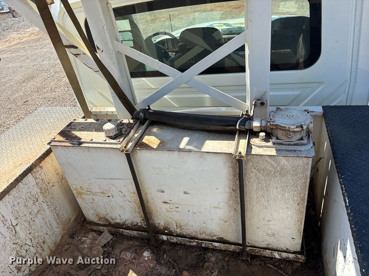 image for item OB9579 2018 International 7500 digger derrick truck