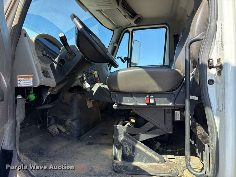 image for item OB9579 2018 International 7500 digger derrick truck