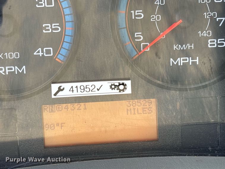 image for item OB9579 2018 International 7500 digger derrick truck