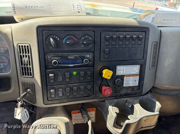 image for item OB9579 2018 International 7500 digger derrick truck