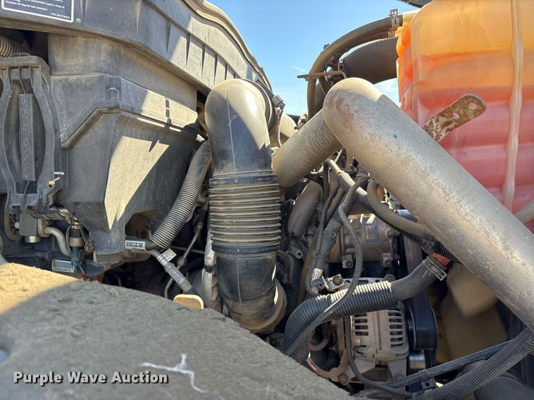 image for item OB9579 2018 International 7500 digger derrick truck