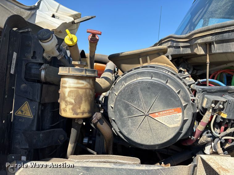 image for item OB9579 2018 International 7500 digger derrick truck