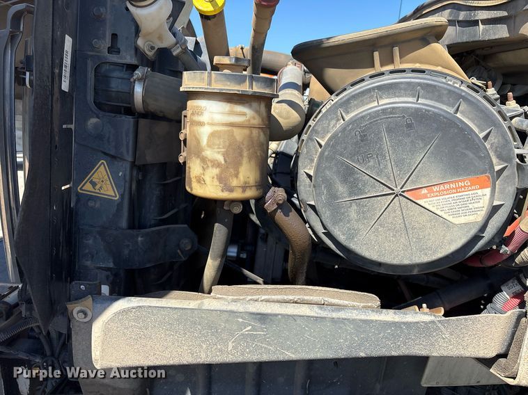 image for item OB9579 2018 International 7500 digger derrick truck