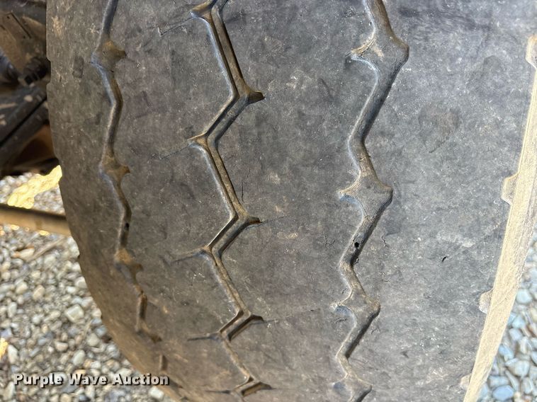 image for item OB9579 2018 International 7500 digger derrick truck