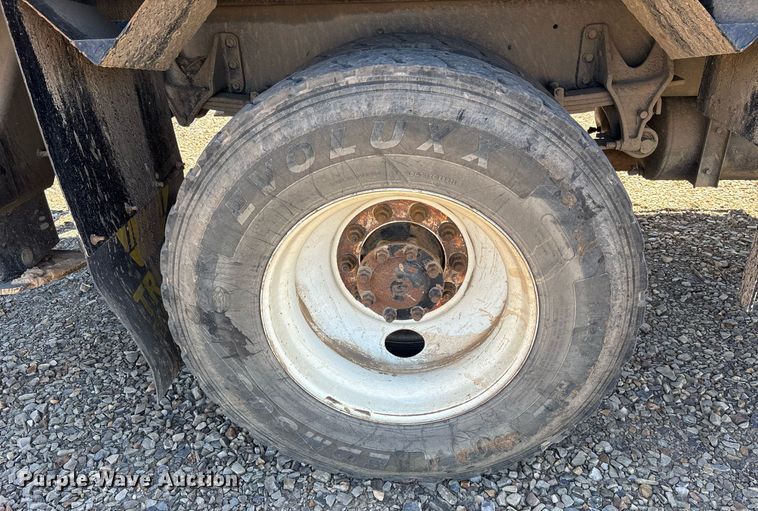 image for item OB9579 2018 International 7500 digger derrick truck