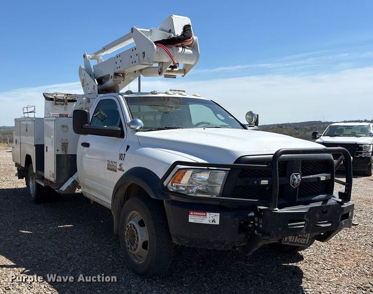 image for item OB9580 2015 Dodge Ram 5500 bucket truck