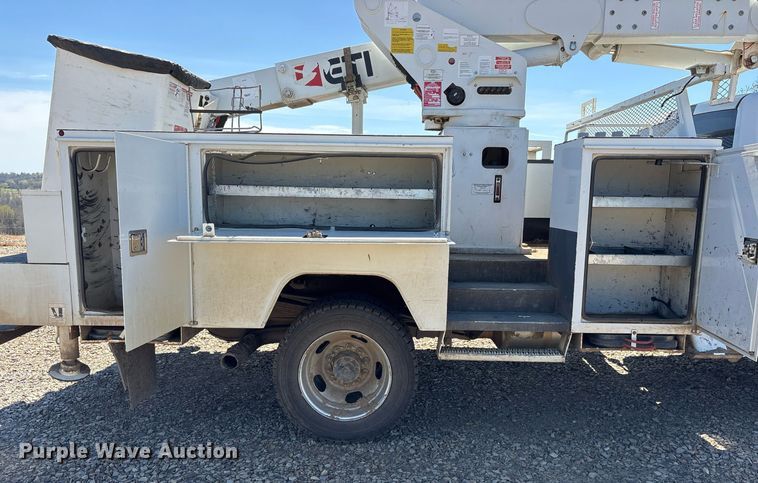 image for item OB9580 2015 Dodge Ram 5500 bucket truck