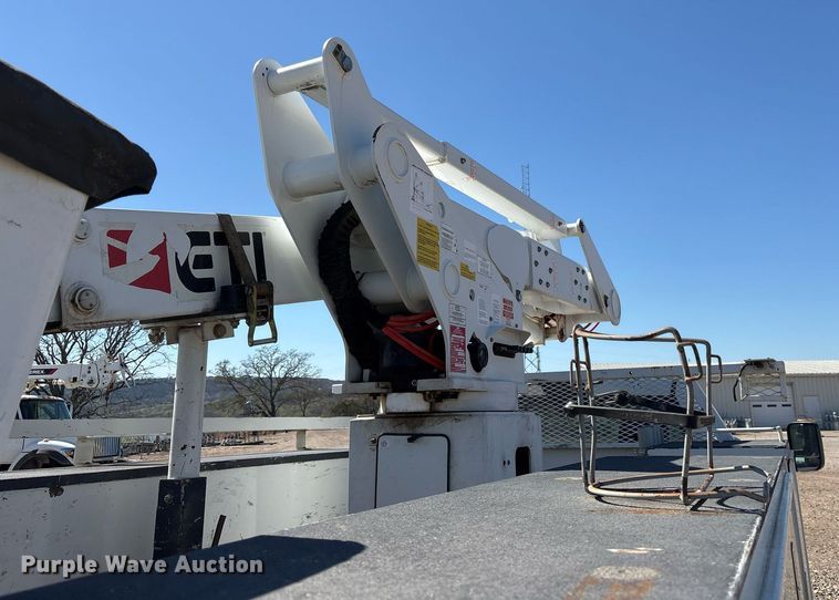 image for item OB9580 2015 Dodge Ram 5500 bucket truck