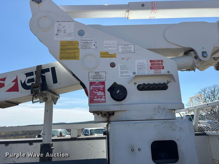 image for item OB9580 2015 Dodge Ram 5500 bucket truck