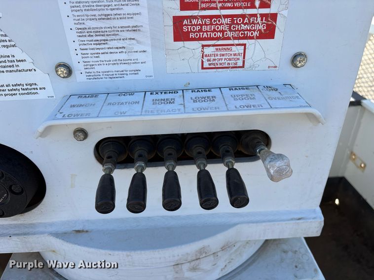 image for item OB9580 2015 Dodge Ram 5500 bucket truck