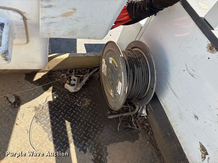 image for item OB9580 2015 Dodge Ram 5500 bucket truck