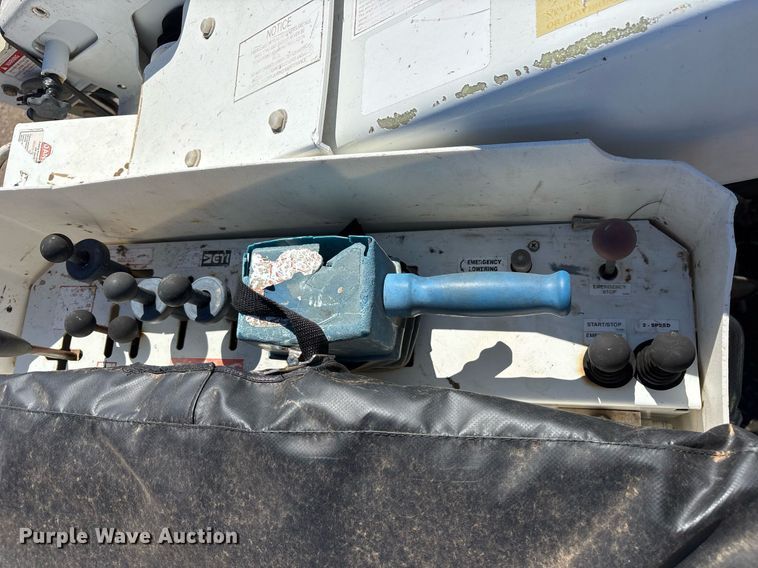 image for item OB9580 2015 Dodge Ram 5500 bucket truck