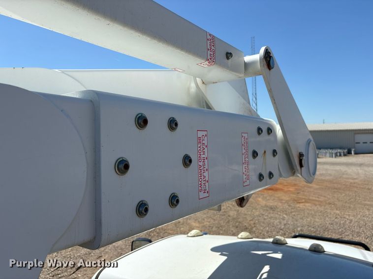 image for item OB9580 2015 Dodge Ram 5500 bucket truck