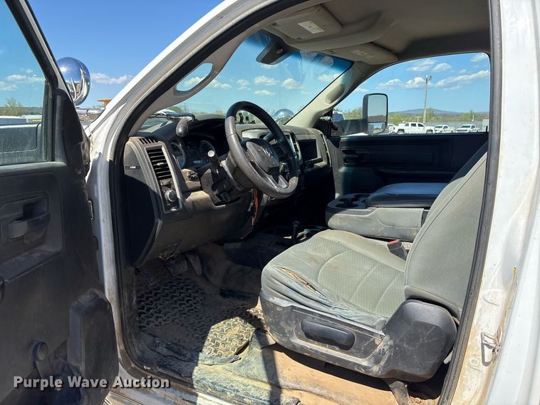 image for item OB9580 2015 Dodge Ram 5500 bucket truck