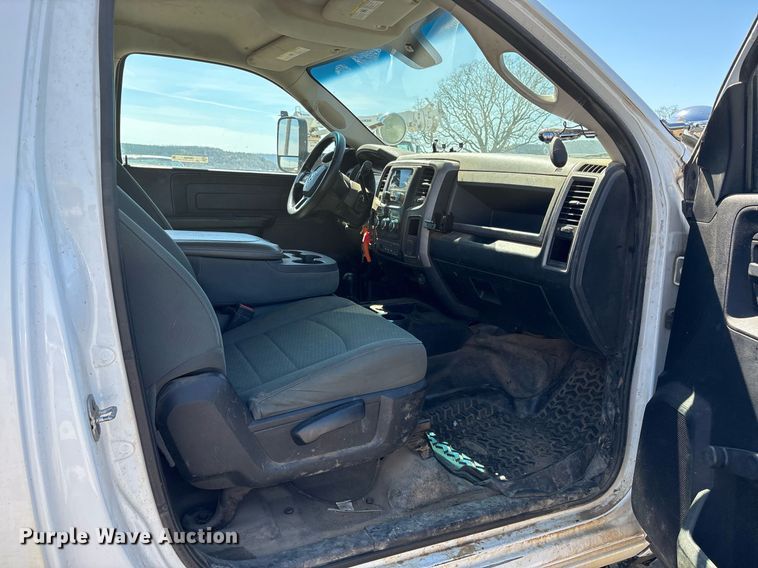 image for item OB9580 2015 Dodge Ram 5500 bucket truck