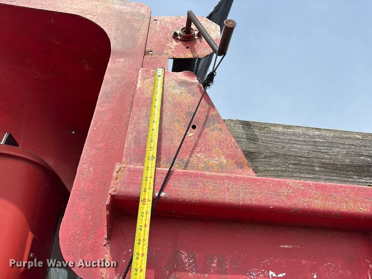 image for item OB9610 1985 Mack RS686LST  dump truck