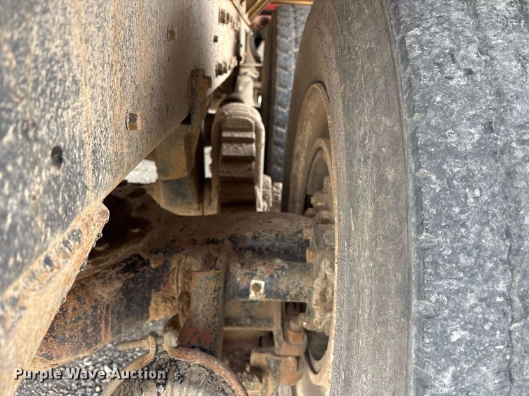 image for item OB9610 1985 Mack RS686LST  dump truck