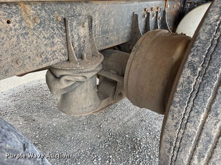 image for item OB9610 1985 Mack RS686LST  dump truck