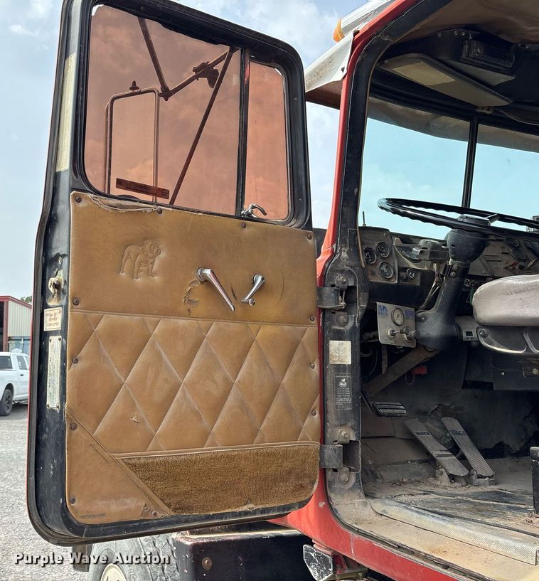 image for item OB9610 1985 Mack RS686LST  dump truck