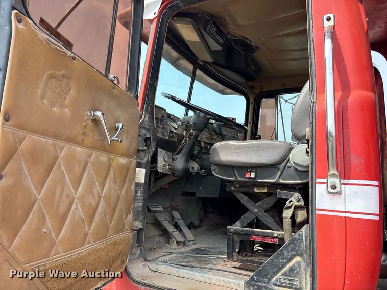 image for item OB9610 1985 Mack RS686LST  dump truck