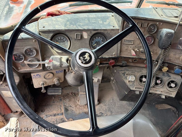 image for item OB9610 1985 Mack RS686LST  dump truck