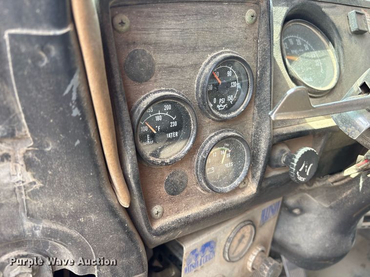 image for item OB9610 1985 Mack RS686LST  dump truck