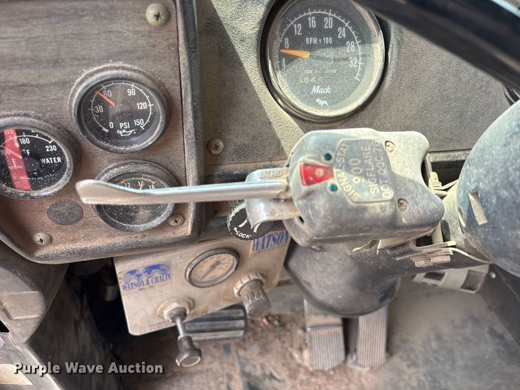 image for item OB9610 1985 Mack RS686LST  dump truck