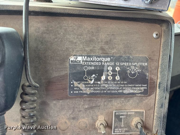 image for item OB9610 1985 Mack RS686LST  dump truck