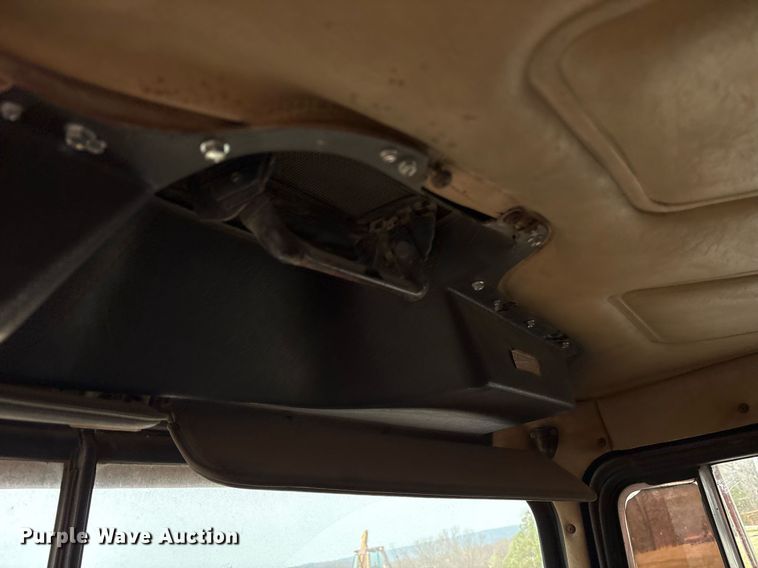 image for item OB9610 1985 Mack RS686LST  dump truck