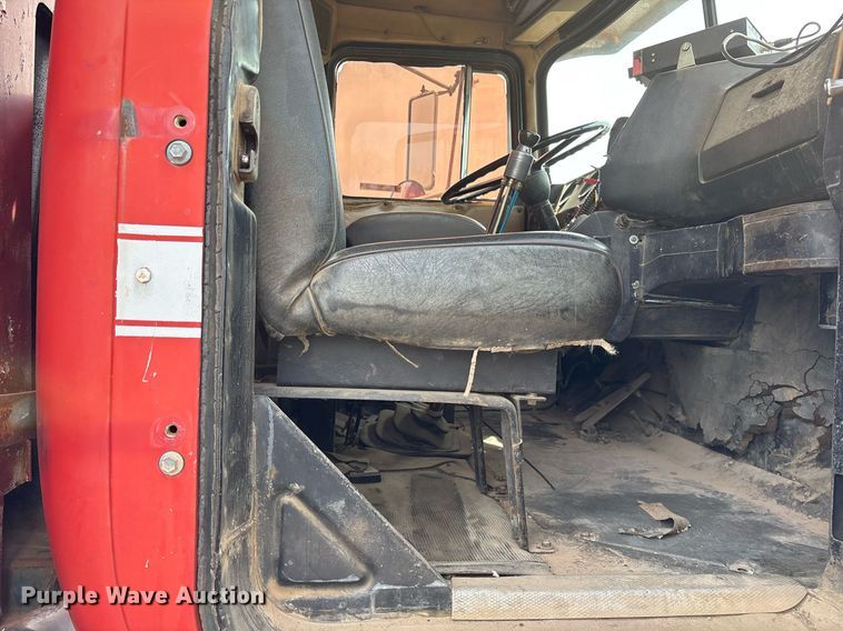 image for item OB9610 1985 Mack RS686LST  dump truck