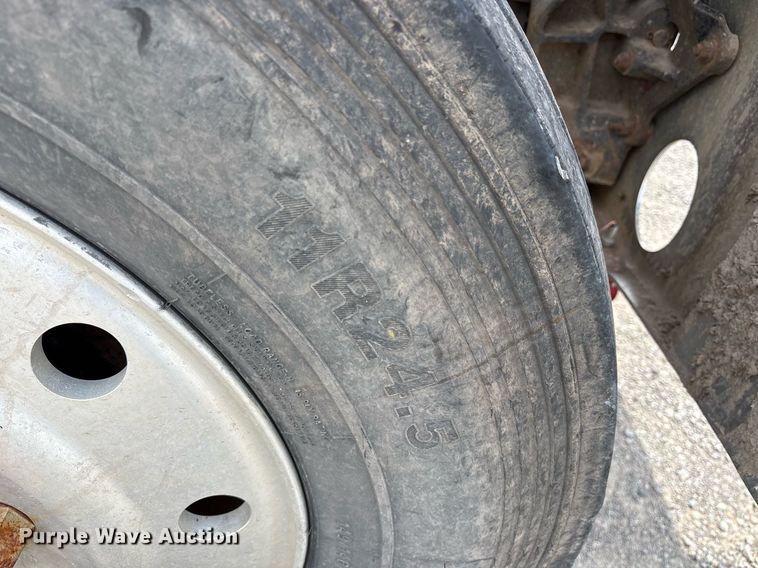 image for item OB9610 1985 Mack RS686LST  dump truck