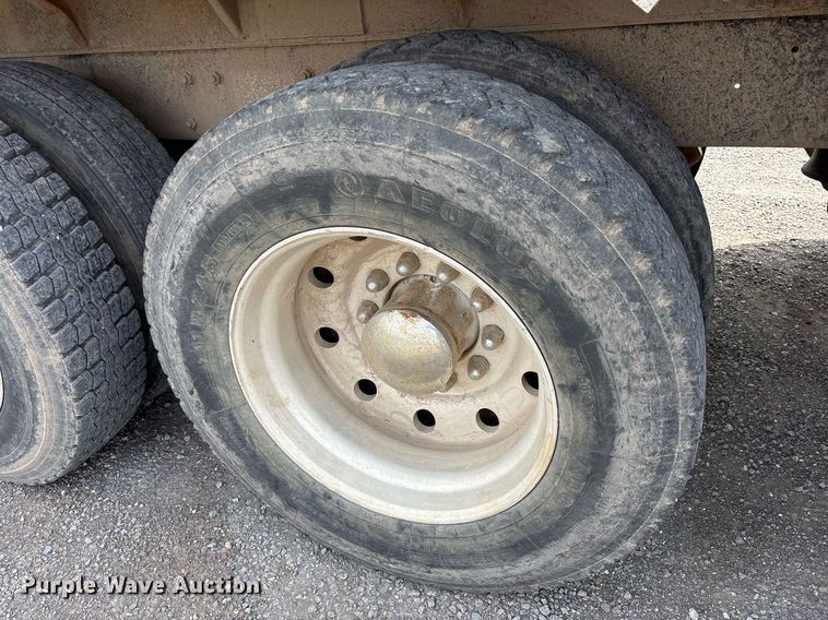 image for item OB9610 1985 Mack RS686LST  dump truck