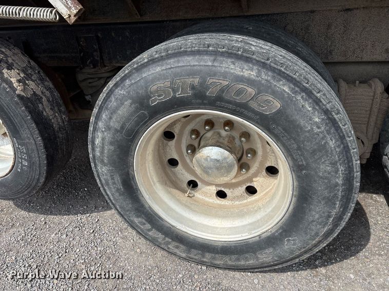 image for item OB9610 1985 Mack RS686LST  dump truck