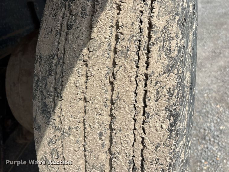 image for item OB9610 1985 Mack RS686LST  dump truck