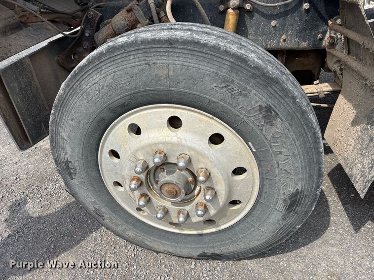 image for item OB9610 1985 Mack RS686LST  dump truck