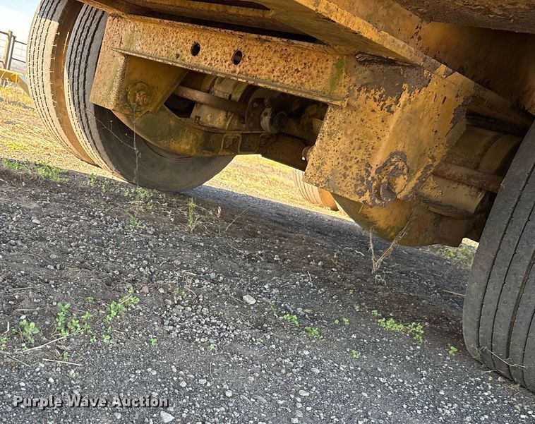 image for item OK9478 1990 Etnyre lowboy equipment trailer