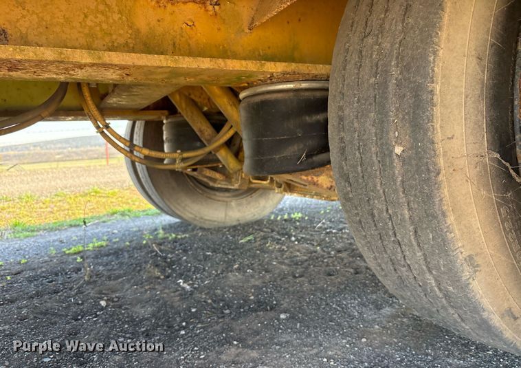 image for item OK9478 1990 Etnyre lowboy equipment trailer