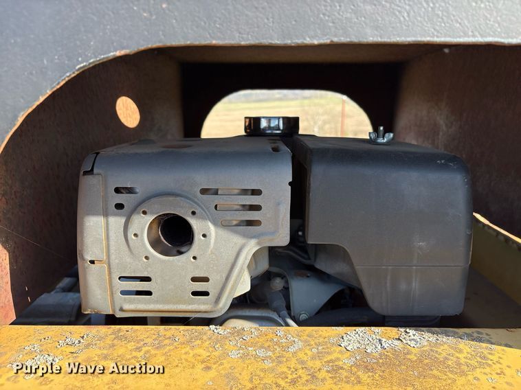 image for item OK9478 1990 Etnyre lowboy equipment trailer