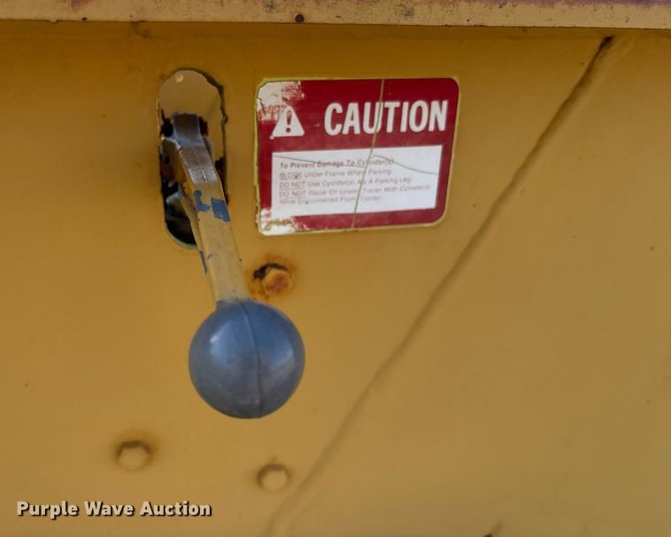 image for item OK9478 1990 Etnyre lowboy equipment trailer