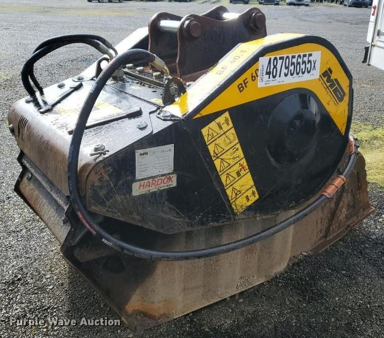 image for item YA0372 2020 MB America BF 60.1 S4 excavator crusher bucket
